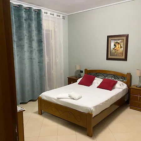 Flora Apartment