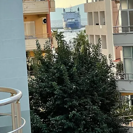 Apartment Flora *